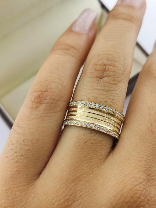 Aliança Reta 8mm com Cravejamento de 40 Pedras em Ouro 18K Acabamento Premium RT 88 Sou Linda