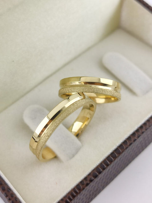 Aliança Reta 4mm com Brilho Intenso em Ouro 18K Acabamento Premium RT 78 Sou Linda