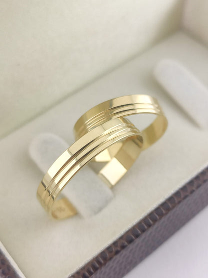 Aliança Reta 4mm com Brilho Intenso em Ouro 18K Acabamento Premium RT 80 Sou Linda