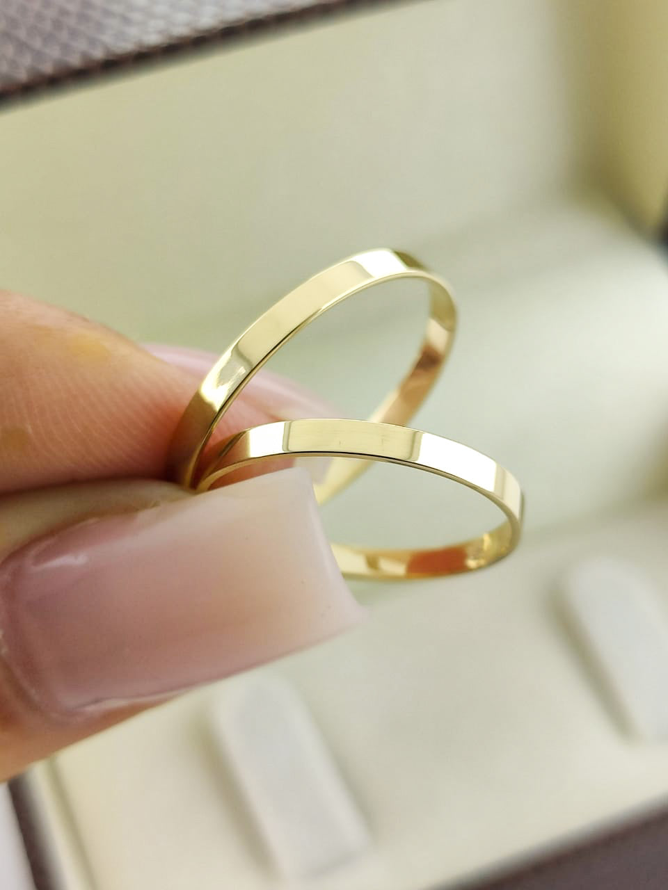Aliança Reta 2mm Minimalista em Ouro 18K Acabamento Premium RT 70 Sou Linda